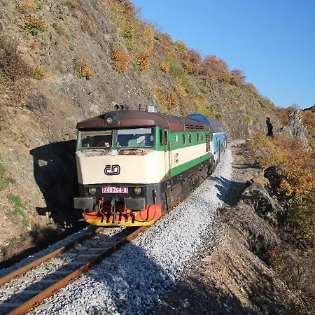 Domecek Pikovice * Hradišťko